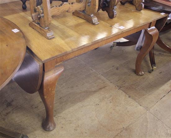 George II style oak dining table(-)